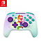 Manette Nintendo Switch Pro avec graphisme Mario. Palette de couleurs violet, turquoise et blanc avec un motif d'étoiles.