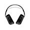 Schwarzer Kopfhörer, frontal, auf weißem Hintergrund. Sichtbar sind Ohrmuscheln, Bügel und Bedienelemente.