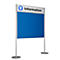 Freistehende Informationstafel mit blauem Textilboard und silbernem Rahmen auf zwei runden Standfüßen.