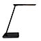Schwarze, minimalistische LED-Schreibtischlampe in Seitenansicht vor weißem Hintergrund.