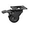 Schwarze Möbelrolle mit Platte und Bremse, Detailaufnahme auf weißem Hintergrund.
