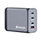 Adaptateur secteur Verbatim gris avec ports USB-C et USB-A. Inscription : USB-C1 PD 3.1 140 W, USB-C2 PD 3.0 100 W, USB-C3 PD 3.0 65 W, USB-A QC 3.0 60 W.