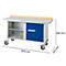 Werkbank met blauwe deur, houten blad en rollers. Afmetingen: 1500 x 700 x 840 mm.
