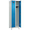Vestiaire C+P Evolo Plus, 2 compartiments, largeur des compartiments 300 mm, avec pieds, charnières à droite, serrure à cylindre, L 600 x P 500 x H 1950 mm, gris clair/bleu clair