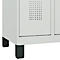 Vestiaire C+P Evolo Plus, 2 compartiments, largeur des compartiments 300 mm, avec pieds, charnières à droite, serrure à cylindre, L 600 x P 500 x H 1950 mm, gris clair/gris clair