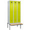 Vestiaire C+P Evolo Plus, 3 compartiments de 300 mm de large, banquette flottante, L 900 x P 815 x H 2120 mm, cylindre, gris clair/vert clown
