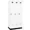 Vestiaire C+P Evolo Plus, 3 compartiments, largeur de compartiment 300 mm, avec socle, butée à droite, butée Soft, anti-effraction, L 900 x P 500 x H 1950 mm, fermeture de sécurité à pêne rotatif, blanc trafic RAL 9016/blanc trafic RAL 9016