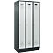 Vestiaire C+P Evolo Plus, 3 compartiments, largeur de compartiment 300 mm, avec socle, butée à droite, butée Soft, anti-effraction, L 900 x P 500 x H 1950 mm, serrure à cylindre, gris anthracite RAL 7016/gris clair RAL 7035