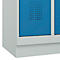 Vestiaire C+P Evolo Plus, 3 compartiments, largeur de compartiment 300 mm, avec socle, butée à droite, butée Soft, anti-effraction, L 900 x P 500 x H 1950 mm, serrure à cylindre, gris clair RAL 7035/bleu clair RAL 5012