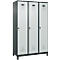 Vestiaire C+P Evolo Plus, 3 compartiments, largeur de compartiment 400 mm, avec pieds, butée à droite, butée Soft, anti-effraction, L 1200 x P 500 x H 1950 mm, fermeture de sécurité à pêne rotatif, gris anthracite RAL 7016/gris clair RAL 7035