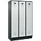 Vestiaire C+P Evolo Plus, 3 compartiments, largeur de compartiment 400 mm, avec socle, charnières à droite, L 1200 x P 500 x H 1950 mm, cylindre, gris anthracite/gris clair