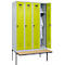 Vestiaire C+P Evolo Plus, 4 compartiments de 300 mm de large, banquette flottante, L 1200 x P 815 x H 2120 mm, loquet rotatif, gris clair/vert clown