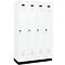 Vestiaire C+P Evolo Plus, 4 compartiments, largeur de compartiment 300 mm, avec socle, butée à droite, butée Soft, anti-effraction, L 1200 x P 500 x H 1950 mm, fermeture de sécurité à pêne rotatif, blanc trafic RAL 9016/blanc trafic RAL 9016