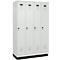 Vestiaire C+P Evolo Plus, 4 compartiments, largeur de compartiment 300 mm, avec socle, butée à droite, butée Soft, anti-effraction, L 1200 x P 500 x H 1950 mm, fermeture de sécurité à pêne rotatif, gris clair RAL 7035/gris clair RAL 7035