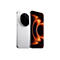 Weißes Smartphone mit schwarzer Leica-Kamera, Display zeigt orangen Ring.