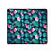 Rechteckiges Mousepad mit tropischem Muster: Dunkelblauer Hintergrund, grüne Blätter, pinke Hibiskusblüten. Logo oben rechts.
