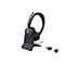 Schwarzes Yealink-Headset auf Ladestation mit USB-A- und USB-C-Dongle vor weißem Hintergrund.