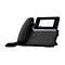 Schwarzes Yealink IP-Tischtelefon mit Farbdisplay, Tastatur und Hörer vor weißem Hintergrund.