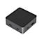 Schwarzer, quadratischer Hub mit HDMI-, USB-A- und USB-C-Anschlüssen. Oben befindet sich das Logo und ein Symbol für kabelloses Laden.