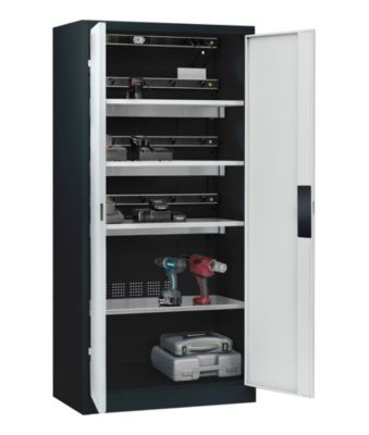 C+P Akkuladeschrank Acurado, abschließbar, mit Lüftung + Inneneinrichtung, B 930 x T 500 x H 1950 mm, Stahl, lichtgrau RAL 7035/anthrazitgrau RAL 7016