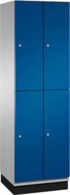 C+P Doppelstöckiger Spind Cambio, 2 Abteile, 4 Fächer, mit Sockel, B 600 x T 525 x H 1980 mm, weißaluminium/enzianblau
