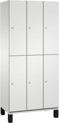 C+P Doppelstöckiger Spind Cambio, 3 Abteile, 6 Fächer, auf Füssen, B 900 x T 525 x H 1980 mm, lichtgrau