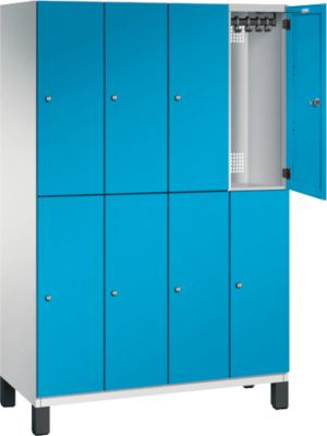 C+P Doppelstöckiger Spind Cambio, 4 Abteile, 8 Fächer, auf Füßen, B 1200 x T 525 x H 1980 mm, lichtgrau/lichtblau