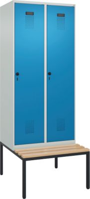 C+P Evolo Plus garderobekast, 2 vakken, 400 mm vakbreedte, met bank eronder, B 800 x D 815 x H 2120 mm, draaigrendel, lichtgrijs/lichtblauw
