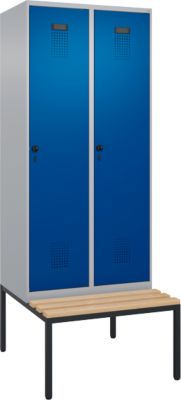 C+P Evolo Plus garderobekast, 2 vakken, 400 mm vakbreedte, met bank eronder, B 800 x D 815 x H 2120 mm, draaischroef, blank aluminium/ gentiaanblauw
