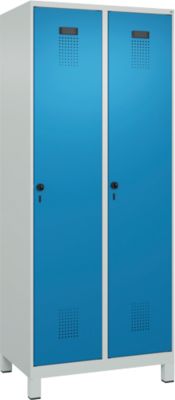 C+P Evolo Plus garderobekast, 2 vakken, 400 mm vakbreedte, met poten, rechts scharnierend, soft-close, inbraakwerend, B 800 x D 500 x H 1950 mm, veiligheidsslot met draaigrendel, lichtgrijs RAL 7035/lichtblauw RAL 5012