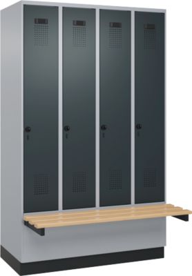 C+P Evolo Plus garderobekast, 4 vakken, elk 300 mm breed, sokkel, zwevende bank, B 1200 x D 815 x H 1950 mm, draaischroef, blank aluminium/antracietgrijs