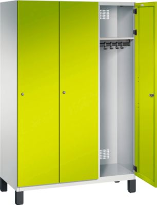C+P locker Cambio, 3 vakken, op poten, B 1200 x D 525 x H 1980 mm, lichtgrijs/kleedgroen