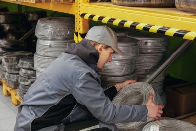 Eckschutzprofil Durable C25R, halbrund, für Innen- & Aussenbereich, Klebefläche je Seite 25 mm, L 1000 x B 40 mm, PU-Schaum, gelb/schwarz