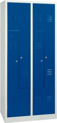 Kleiderspind, 4 Abteile, mit Sockel, B 800 x H 1800 mm, Drehriegelverschluss, lichtgrau/enzianblau