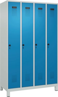 Kleiderspind C+P Evolo Plus, 4 Abteile, 300 mm Abteilbreite, mit Füßen, Anschlag rechts, Drehriegel, B 1200 x T 500 x H 1950 mm, lichtgrau/lichtblau