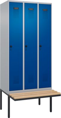 Vestiaire C+P Evolo Plus, 3 compartiments de 300 mm de large, banquette flottante, L 900 x P 815 x H 2120 mm, verrou tournant, aluminium blanc/bleu gentiane