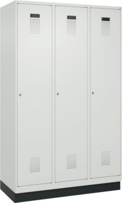 Vestiaire C+P Evolo Plus, 3 compartiments, largeur de compartiment 400 mm, avec socle, charnières à droite, L 1200 x P 500 x H 1950 mm, cylindre, gris clair/gris clair