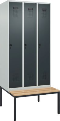 Vestiaire C+P Evolo Plus, 3 compartiments, largeur des compartiments 300 mm, avec banquette encastrée, L 900 x P 815 x H 2120 mm, verrou rotatif, gris clair/gris anthracite