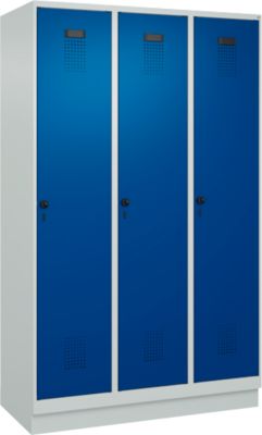 Vestiaire C+P Evolo Plus, 3 compartiments, largeur des compartiments 400 mm, avec socle, charnières à droite, L 1200 x P 500 x H 1950 mm, verrou tournant, gris clair/bleu gentiane