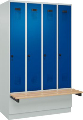 Vestiaire C+P Evolo Plus, 4 compartiments de 300 mm de large, socle, banquette flottante, L 1200 x P 815 x H 1950 mm, loquet rotatif, gris clair/bleu gentiane