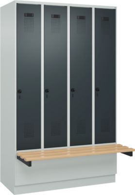Vestiaire C+P Evolo Plus, 4 compartiments de 300 mm de large, socle, banquette flottante, L 1200 x P 815 x H 1950 mm, loquet rotatif, gris clair/gris anthracite