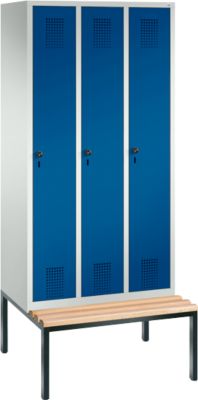 Vestiaire Evolo S 3000, acier, avec banc intégré, 3 compartiments, l. 300 mm chacun, serrure de sécurité à came batteuse, gris clair RAL 7035/bleu gentiane RAL 5010