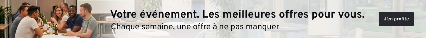 Un petit groupe de personnes autour d'une table de fête au bureau. Texte : Votre événement. Les meilleures offres pour vous. Chaque semaine, une offre à ne pas manquer