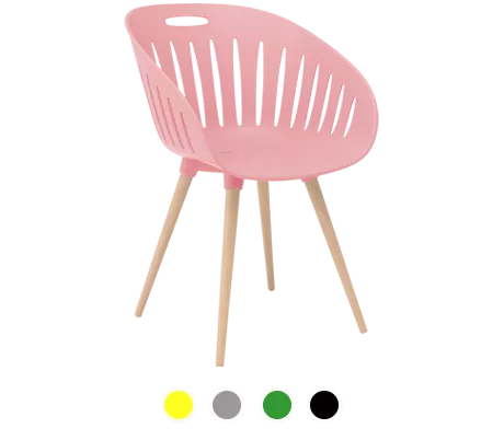 Een lichtroze kunstoffen kuipstoel met houten poten. De stoel is ook leverbaar in groen, geel, antraciet en lichtgrijs