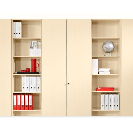 Wandmontierte Aufbewahrungslösung mit modularer Einteilung und flexiblen Einbauelementen