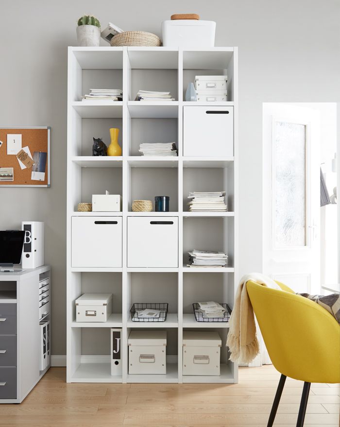 Une étagère de bureau moderne dans le Homeoffice