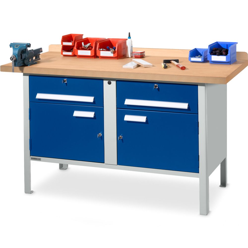 Een werkbank met 2 blauwe lades en 2 blauwe vleugeldeuren. Bovenaan een houten werkblad