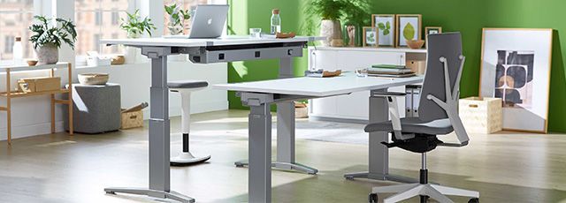 Zwei%20ergonomisch%20eingerichtete%20Arbeitspl%C3%A4tze