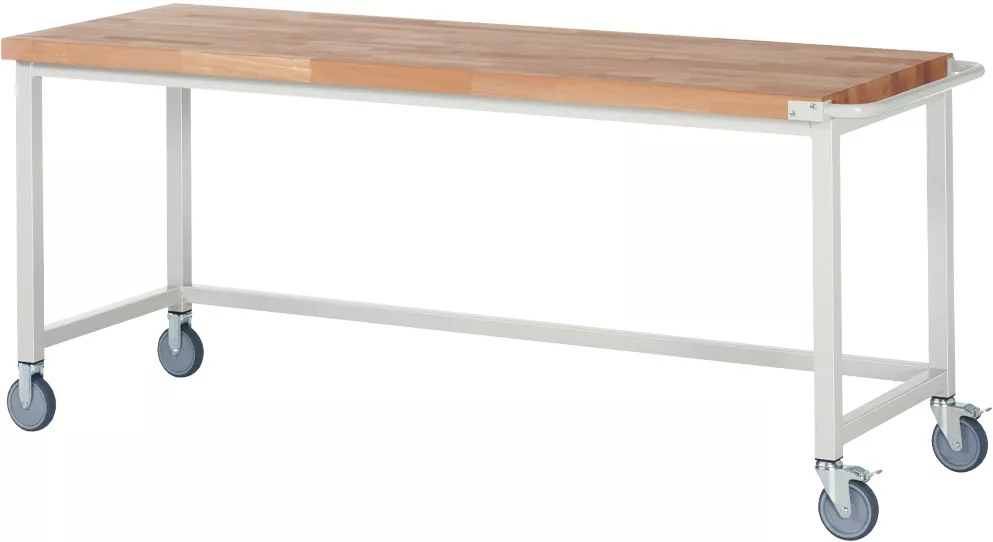 Einfache, mobile Werkbank mit Holzplatte und vier Rollen, ohne Schubladen oder Fächer.