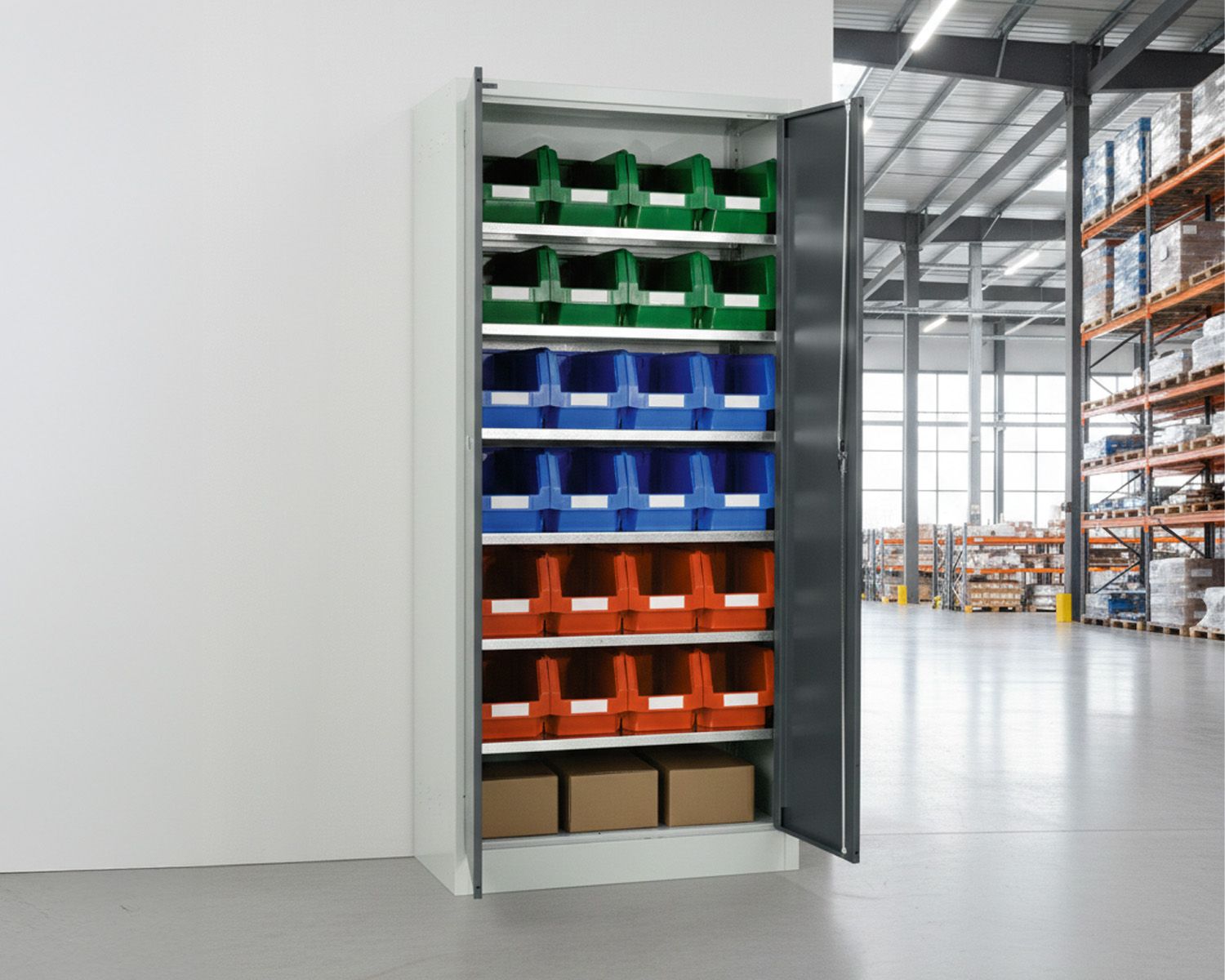 Materialschrank%20mit%20K%C3%A4sten